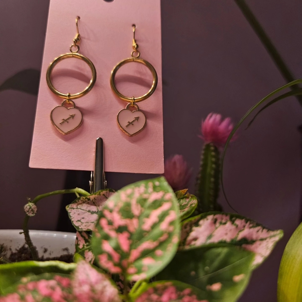 SOLD ❌️ Sagittarius ♐️ pink heart hoop earrings